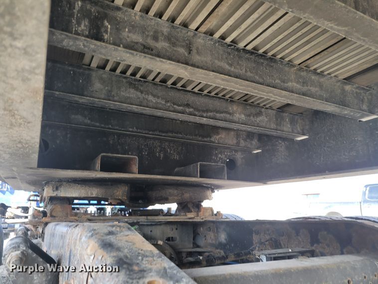 image for item HK9298 2015 Transcraft Eagle II  flatbed trailer