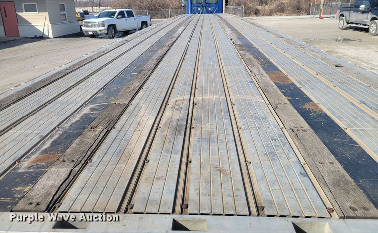 image for item HK9298 2015 Transcraft Eagle II  flatbed trailer