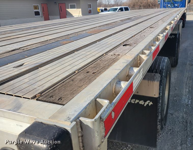 image for item HK9298 2015 Transcraft Eagle II  flatbed trailer