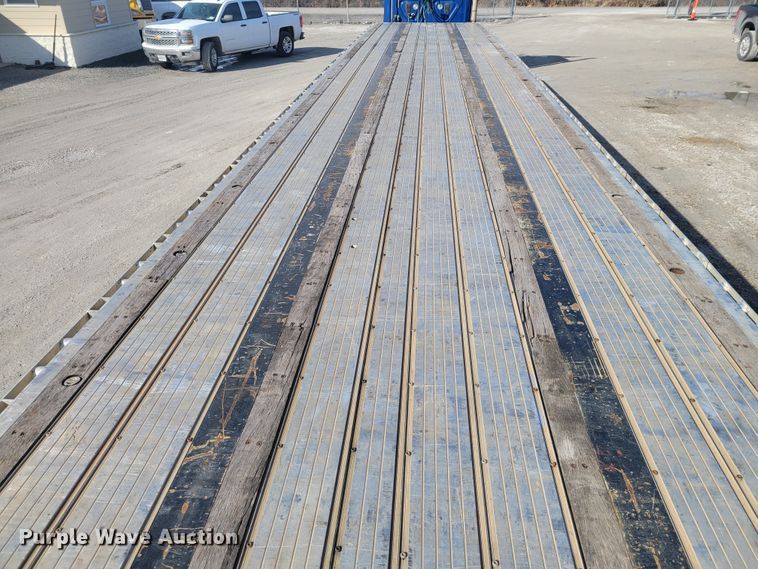 image for item HK9298 2015 Transcraft Eagle II  flatbed trailer