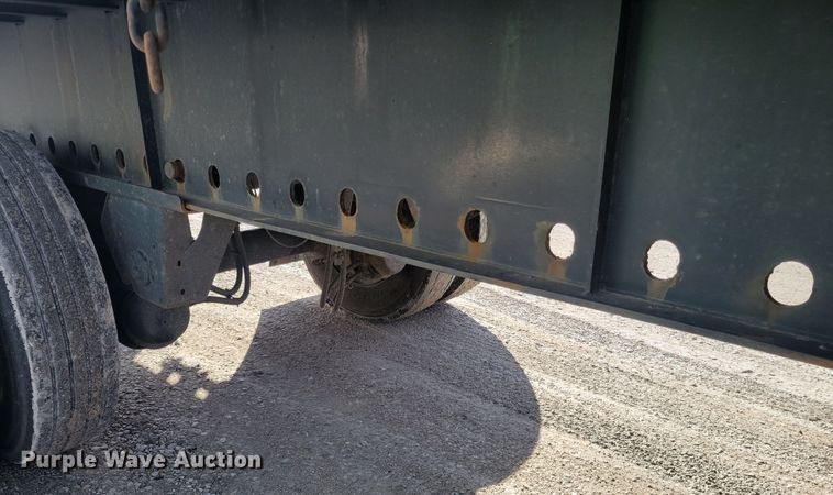image for item HK9298 2015 Transcraft Eagle II  flatbed trailer