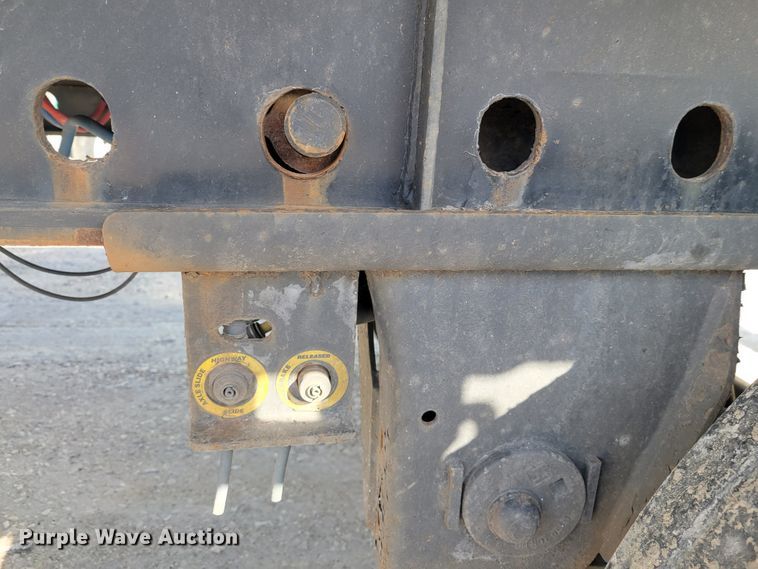 image for item HK9298 2015 Transcraft Eagle II  flatbed trailer