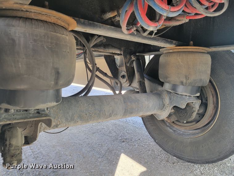 image for item HK9298 2015 Transcraft Eagle II  flatbed trailer