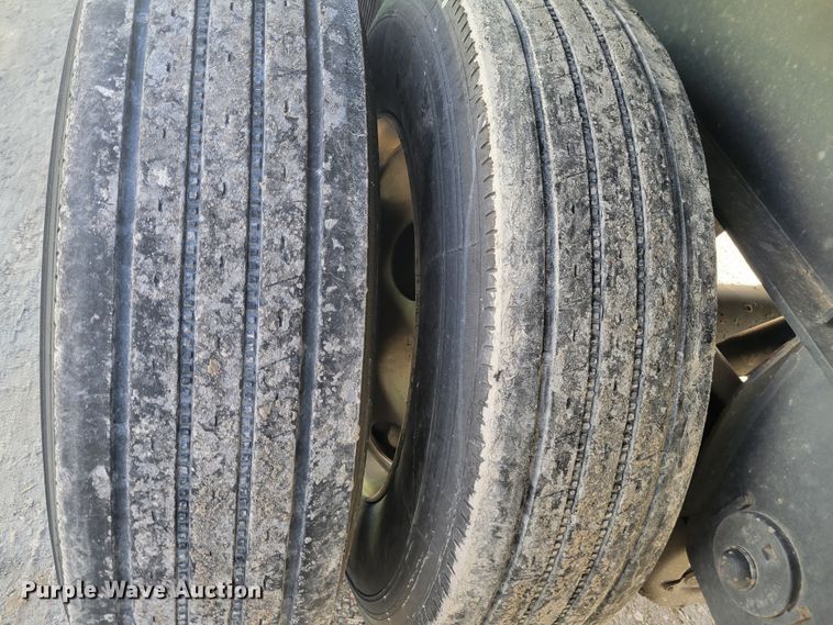 image for item HK9298 2015 Transcraft Eagle II  flatbed trailer