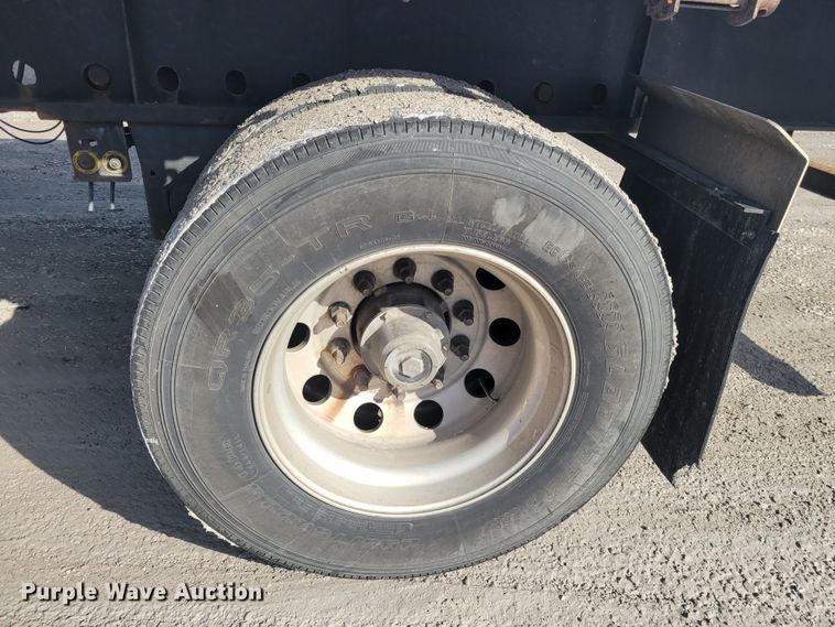 image for item HK9298 2015 Transcraft Eagle II  flatbed trailer