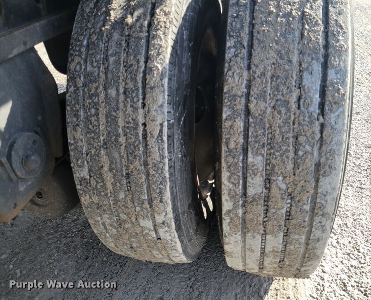 image for item HK9298 2015 Transcraft Eagle II  flatbed trailer