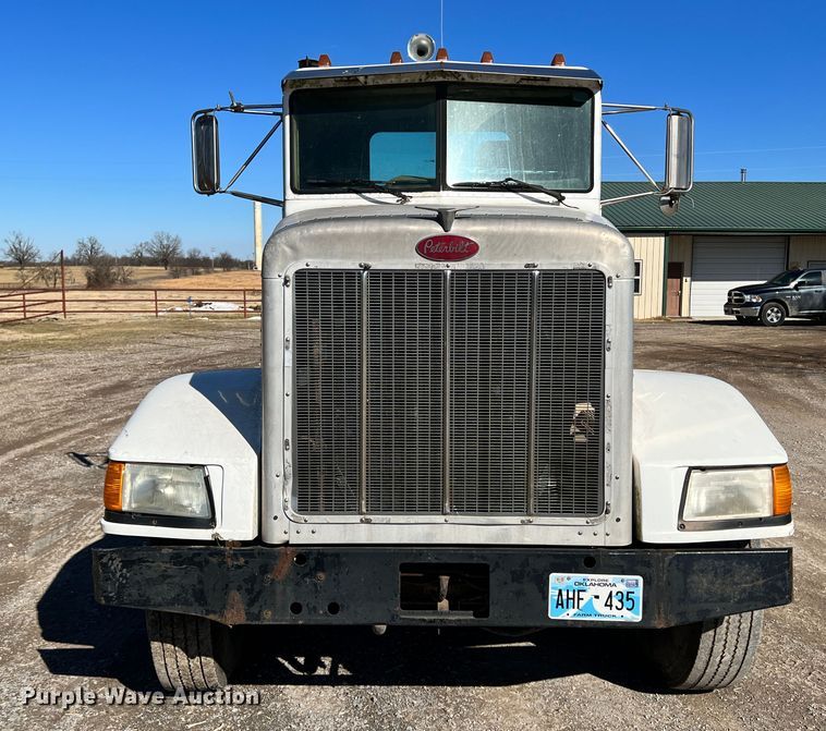 image for item ID9706 1989 Peterbilt 376  semi truck