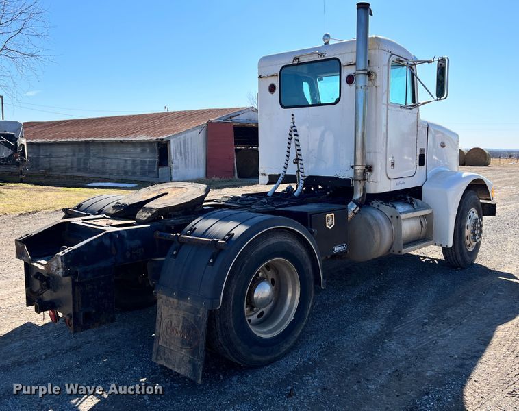 image for item ID9706 1989 Peterbilt 376  semi truck