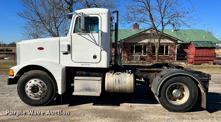 image for item ID9706 1989 Peterbilt 376  semi truck