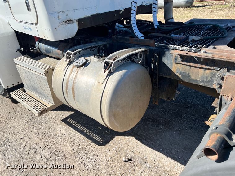 image for item ID9706 1989 Peterbilt 376  semi truck