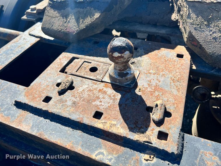 image for item ID9706 1989 Peterbilt 376  semi truck