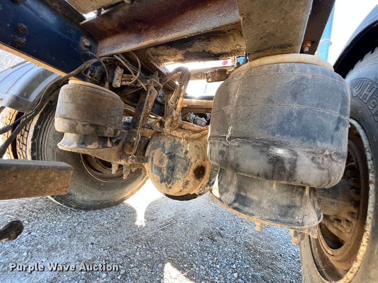 image for item ID9706 1989 Peterbilt 376  semi truck