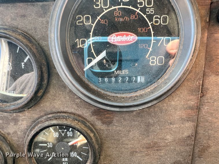 image for item ID9706 1989 Peterbilt 376  semi truck