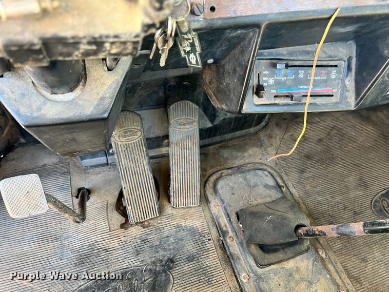 image for item ID9706 1989 Peterbilt 376  semi truck