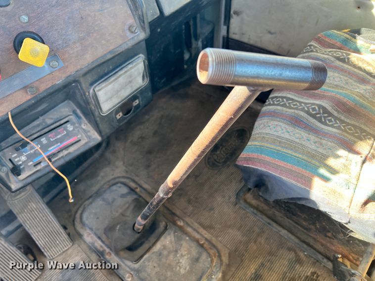 image for item ID9706 1989 Peterbilt 376  semi truck