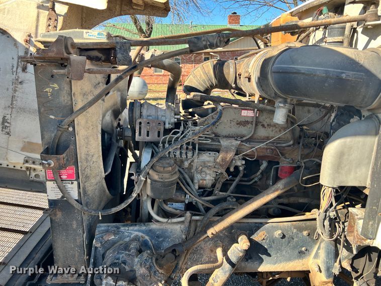 image for item ID9706 1989 Peterbilt 376  semi truck