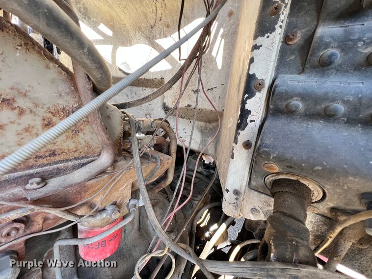 image for item ID9706 1989 Peterbilt 376  semi truck