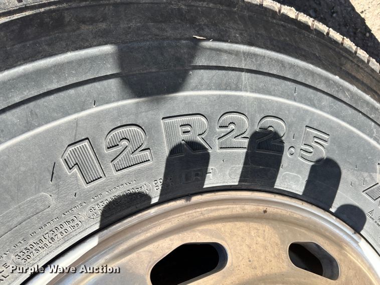 image for item ID9706 1989 Peterbilt 376  semi truck