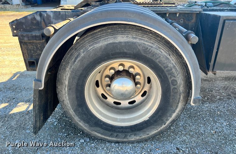 image for item ID9706 1989 Peterbilt 376  semi truck