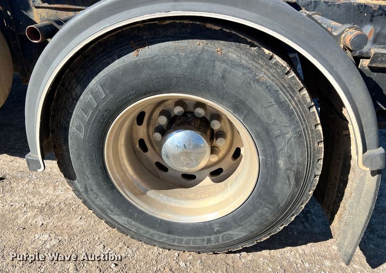 image for item ID9706 1989 Peterbilt 376  semi truck