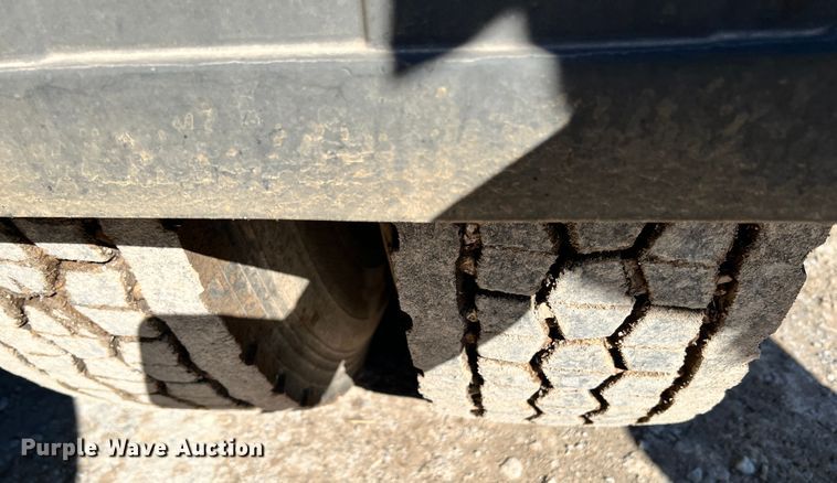 image for item ID9706 1989 Peterbilt 376  semi truck