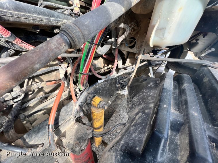 image for item ID9717 2006 Freightliner Columbia 120  semi truck