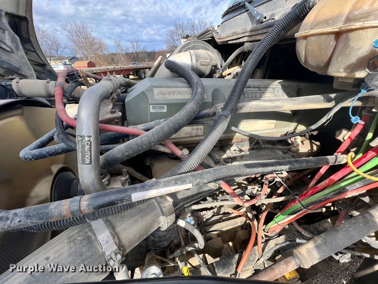 image for item ID9717 2006 Freightliner Columbia 120  semi truck