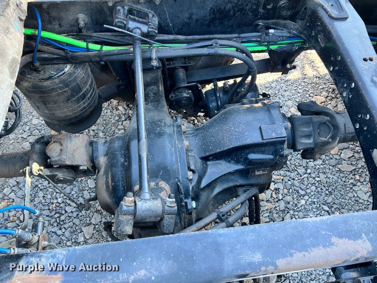 image for item ID9718 2013 Freightliner Cascadia  semi truck