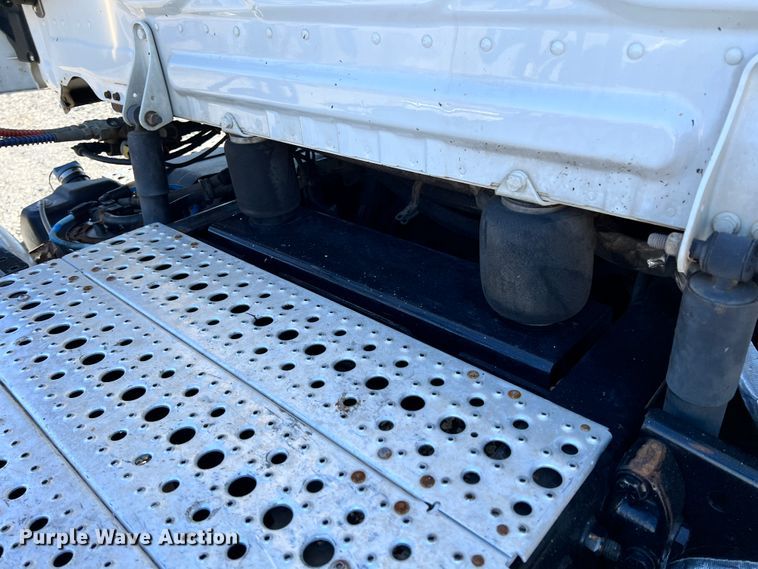 image for item ID9718 2013 Freightliner Cascadia  semi truck