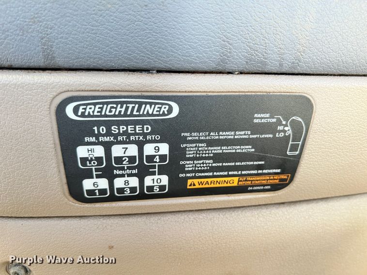 image for item ID9718 2013 Freightliner Cascadia  semi truck