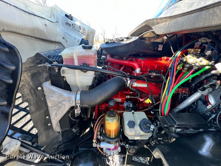 image for item ID9718 2013 Freightliner Cascadia  semi truck