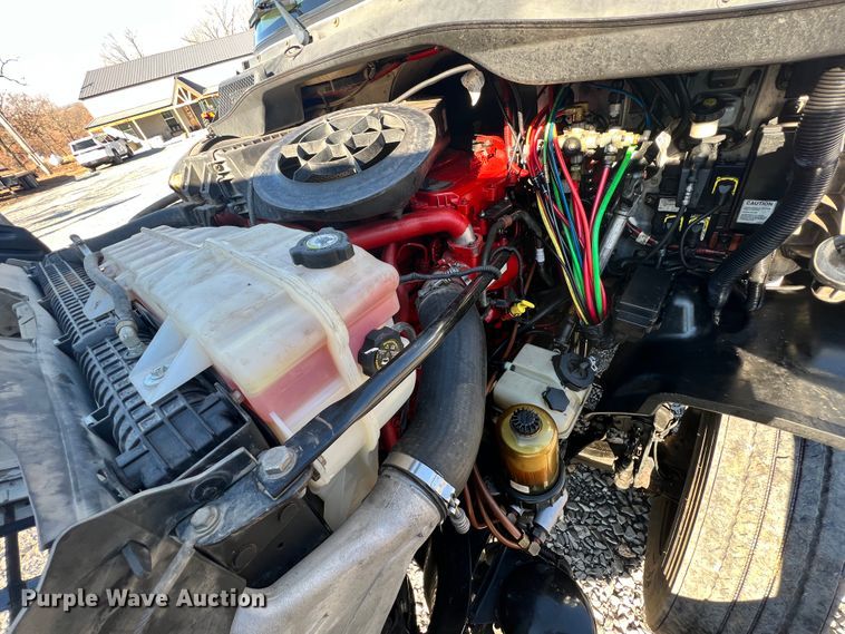 image for item ID9718 2013 Freightliner Cascadia  semi truck