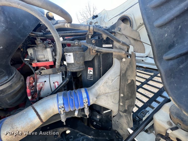 image for item ID9718 2013 Freightliner Cascadia  semi truck