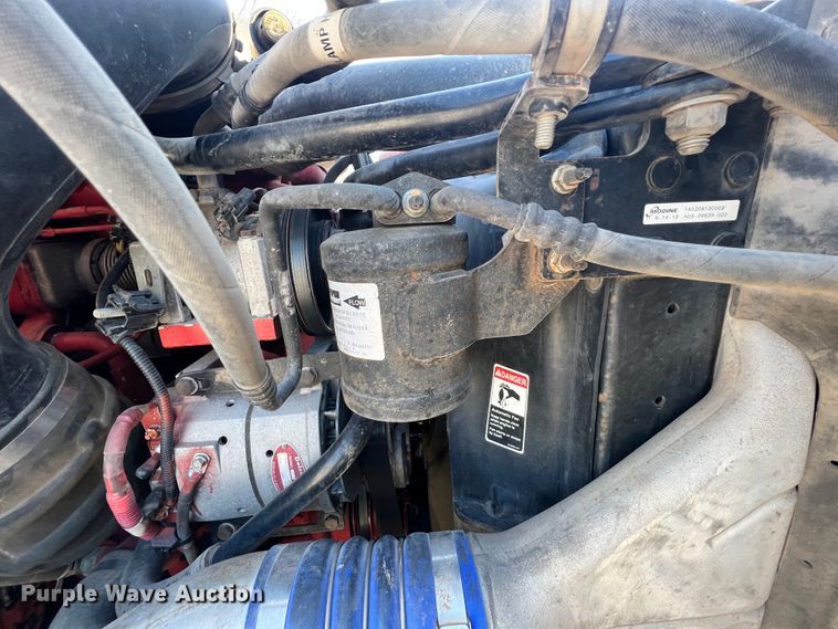 image for item ID9718 2013 Freightliner Cascadia  semi truck