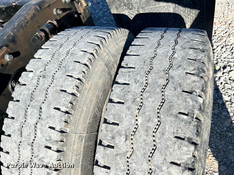 image for item ID9718 2013 Freightliner Cascadia  semi truck