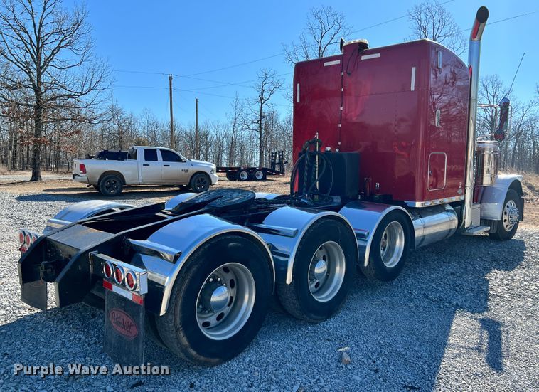 image for item ID9719 2009 Peterbilt 389  semi truck