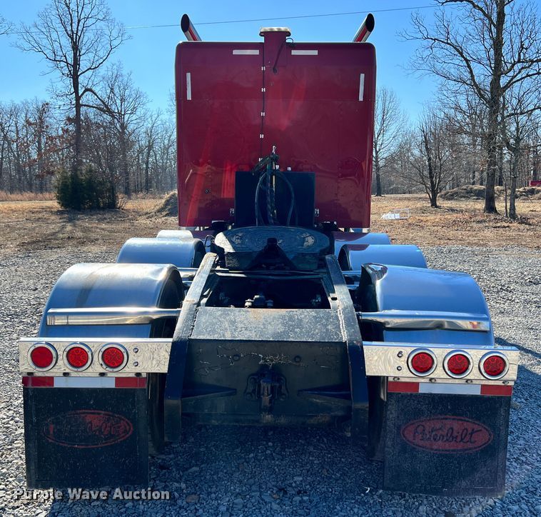 image for item ID9719 2009 Peterbilt 389  semi truck