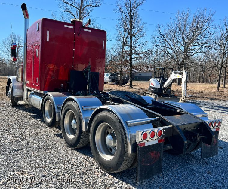 image for item ID9719 2009 Peterbilt 389  semi truck