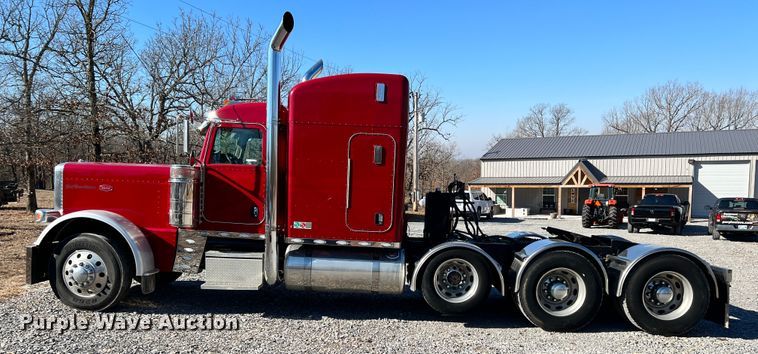 image for item ID9719 2009 Peterbilt 389  semi truck