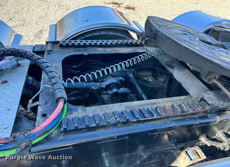 image for item ID9719 2009 Peterbilt 389  semi truck