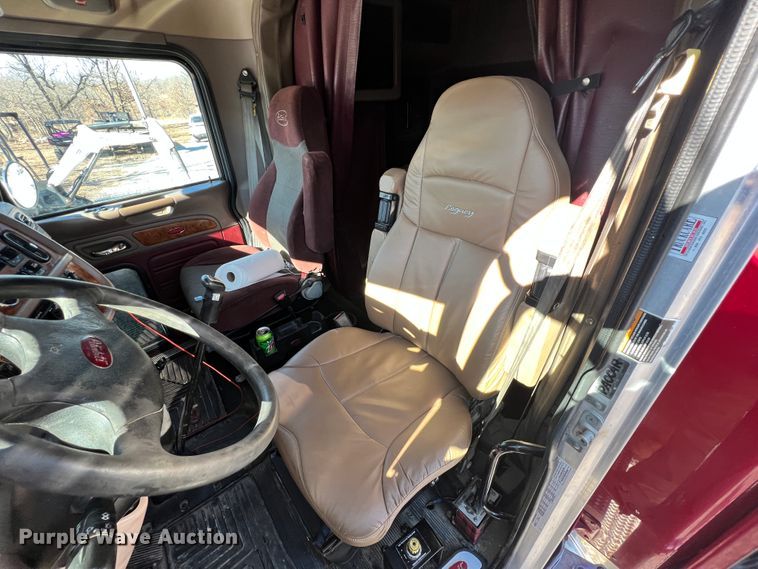 image for item ID9719 2009 Peterbilt 389  semi truck