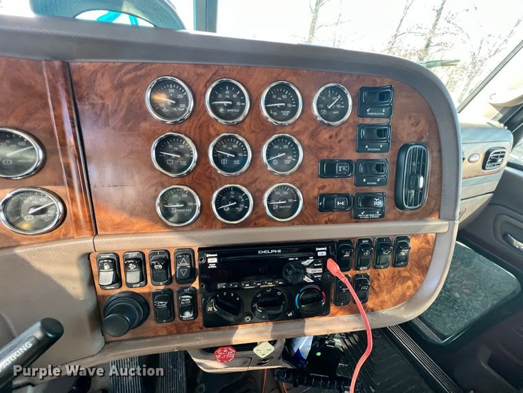 image for item ID9719 2009 Peterbilt 389  semi truck