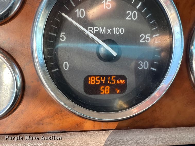 image for item ID9719 2009 Peterbilt 389  semi truck