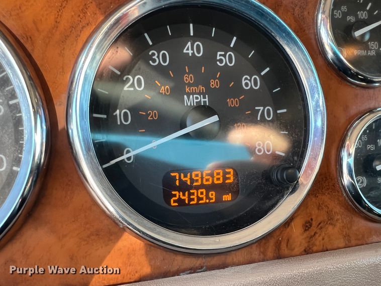 image for item ID9719 2009 Peterbilt 389  semi truck