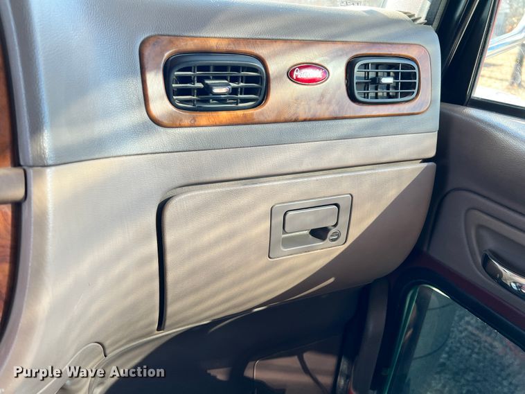 image for item ID9719 2009 Peterbilt 389  semi truck