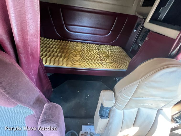 image for item ID9719 2009 Peterbilt 389  semi truck