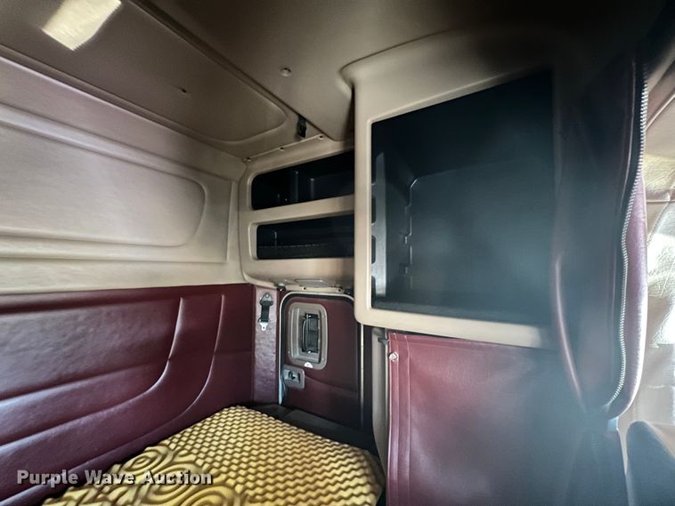 image for item ID9719 2009 Peterbilt 389  semi truck