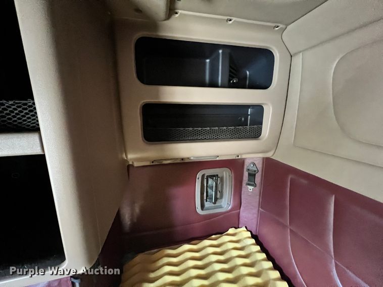 image for item ID9719 2009 Peterbilt 389  semi truck