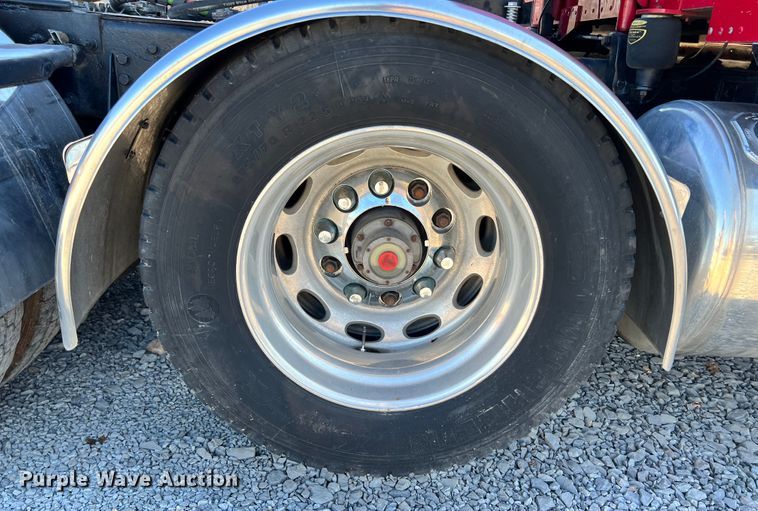 image for item ID9719 2009 Peterbilt 389  semi truck