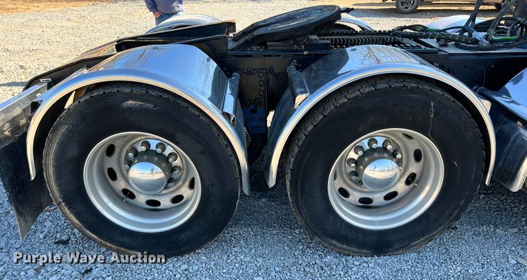 image for item ID9719 2009 Peterbilt 389  semi truck